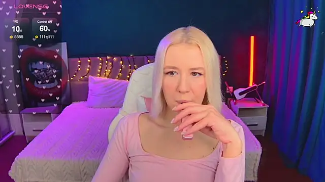 Snapshot of Selenatrend chatting on 02/15/26, 07:51 Selenatrend online show from 02/15/26, 07:51