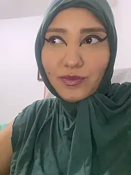 Snapshot of hannahayat chatting on 09/22/25, 12:16 hannahayat online show from 09/22/25, 12:16