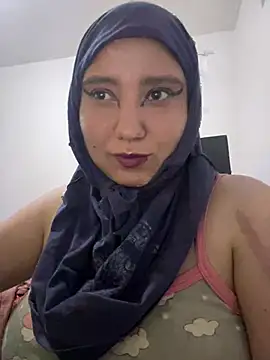 Snapshot of hannahayat chatting on 04/27/26, 11:14 hannahayat online show from 04/27/26, 11:14