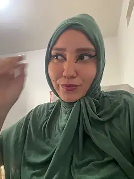 Snapshot of hannahayat chatting on 09/18/25, 01:36 hannahayat online show from 09/18/25, 01:36