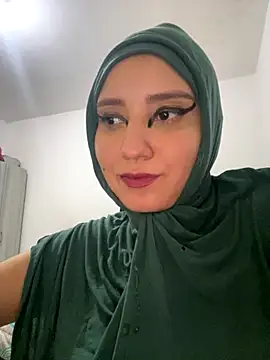 Snapshot of hannahayat chatting on 10/10/25, 11:27 hannahayat online show from 10/10/25, 11:27