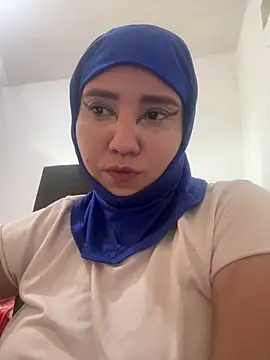Snapshot of hannahayat chatting on 06/03/26, 02:44 hannahayat online show from 06/03/26, 02:44