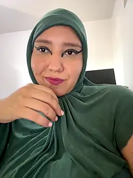 hannahayat online show from 10/24/25, 02:49