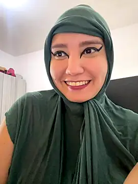 hannahayat online show from 11/26/25, 02:39