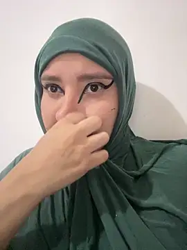 hannahayat online show from 12/14/25, 02:22