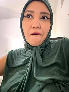 Snapshot of hannahayat chatting on 09/30/25, 02:23 hannahayat online show from 09/30/25, 02:23
