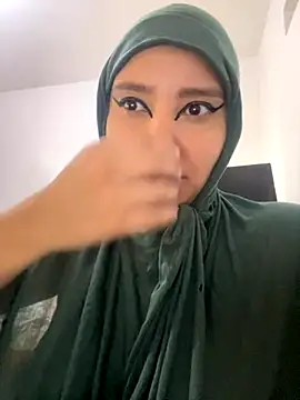 hannahayat online show from 11/12/25, 12:53