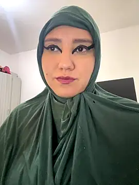 hannahayat online show from 10/31/25, 01:52