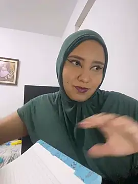 Snapshot of hannahayat chatting on 02/09/25, 11:04 hannahayat online show from 02/09/25, 11:04