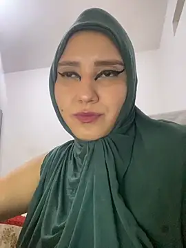 Snapshot of hannahayat chatting on 09/19/25, 08:24 hannahayat online show from 09/19/25, 08:24