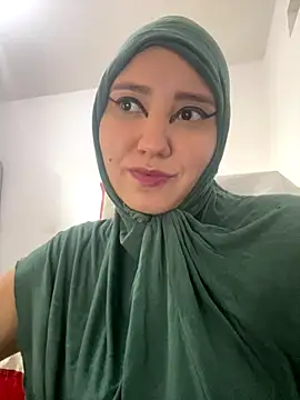 Snapshot of hannahayat chatting on 09/17/25, 01:02 hannahayat online show from 09/17/25, 01:02