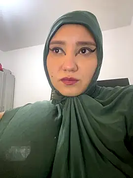 Snapshot of hannahayat chatting on 10/09/25, 08:20 hannahayat online show from 10/09/25, 08:20