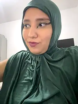 Snapshot of hannahayat chatting on 10/08/25, 11:05 hannahayat online show from 10/08/25, 11:05