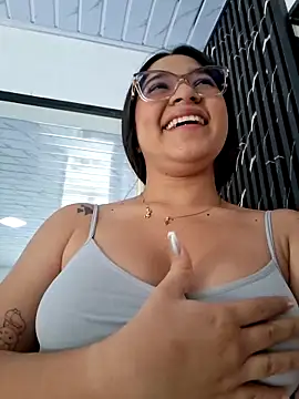 -VICKKY online show from 04/22/26, 02:13