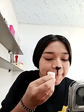 -VICKKY online show from 10/29/25, 01:32