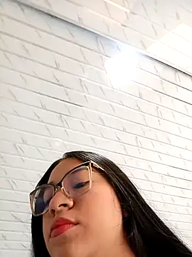 -VICKKY online show from 10/16/25, 01:52