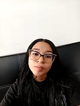 -VICKKY online show from 11/01/25, 02:33