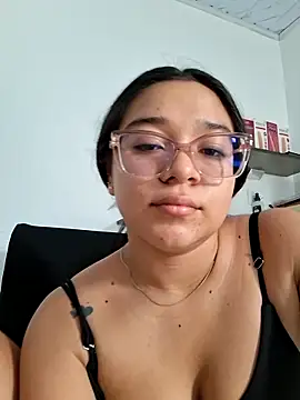 Snapshot of -VICKKY chatting on 06/09/26, 07:26 -VICKKY online show from 06/09/26, 07:26