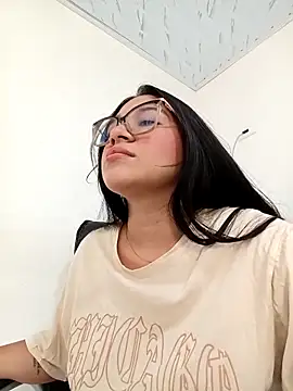 -VICKKY online show from 11/06/25, 01:15