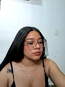 Snapshot of -VICKKY chatting on 07/06/26, 07:49 -VICKKY online show from 07/06/26, 07:49