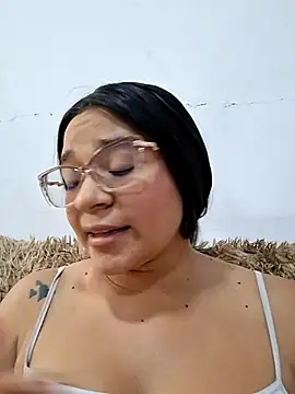 -VICKKY online show from 05/13/26, 01:40