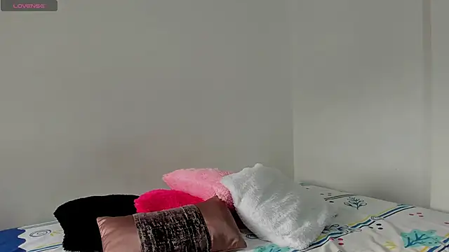 sofiaparker8 online show from 11/13/25, 09:40