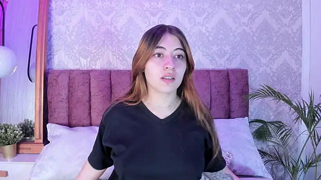 Snapshot of tiffany_becker chatting on 10/01/25, 11:58 tiffany becker online show from 10/01/25, 11:58