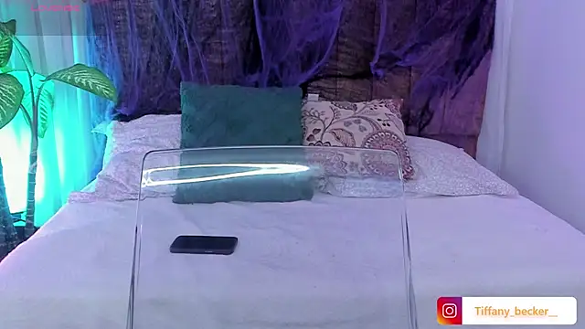 Snapshot of tiffany_becker chatting on 10/18/25, 11:56 tiffany becker online show from 10/18/25, 11:56