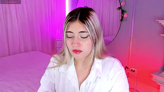 tiffany becker online show from 04/17/26, 01:47