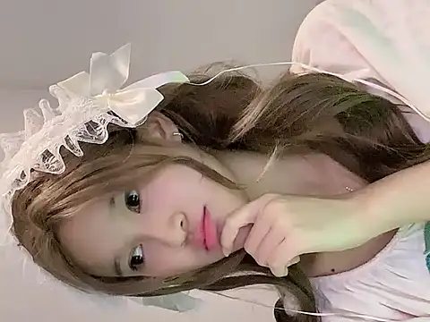 Snapshot of thithi8369 chatting on 09/18/25, 05:43 thithi8369 online show from 09/18/25, 05:43