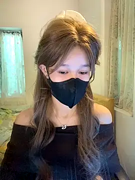 Snapshot of thithi8369 chatting on 10/10/25, 04:02 thithi8369 online show from 10/10/25, 04:02