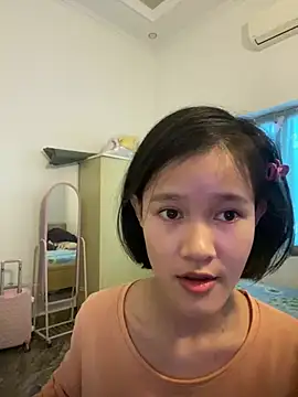 Snapshot of thithi8369 chatting on 12/19/24, 05:40 thithi8369 online show from 12/19/24, 05:40