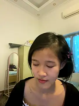 Snapshot of thithi8369 chatting on 12/08/24, 05:50 thithi8369 online show from 12/08/24, 05:50