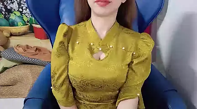 Snapshot of Cherry_6969 chatting on 03/17/25, 04:33 Cherry 6969 online show from 03/17/25, 04:33