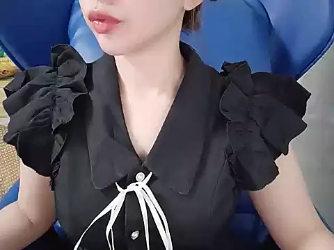 Snapshot of Cherry_6969 chatting on 03/22/25, 03:42 Cherry 6969 online show from 03/22/25, 03:42