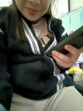 Snapshot of SexyAsian2k chatting on 11/03/25, 06:29 SexyAsian2k online show from 11/03/25, 06:29
