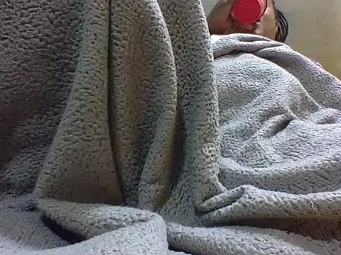 zoey10 online show from 10/31/25, 07:21