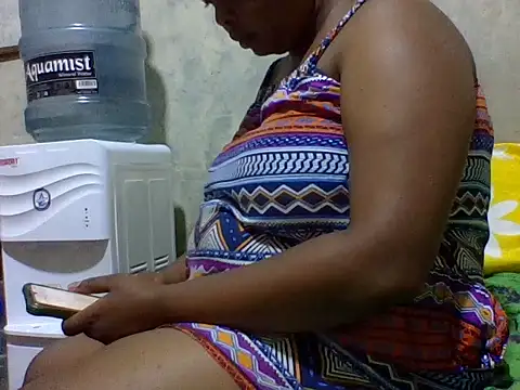 zoey10 online show from 10/25/25, 05:17