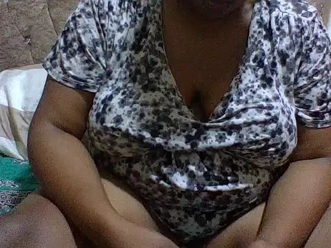 zoey10 online show from 11/23/25, 05:17