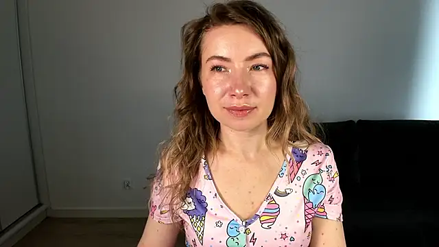Mia Tasty online show from 04/23/26, 01:24