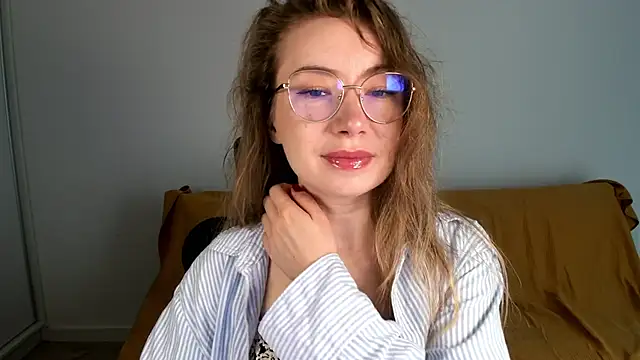 Snapshot of Mia_Tasty chatting on 07/16/26, 06:32 Mia Tasty online show from 07/16/26, 06:32