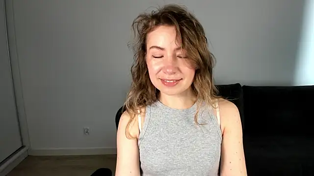 Mia Tasty online show from 04/12/26, 01:25