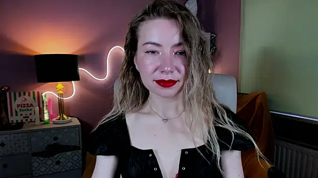 Mia Tasty online show from 10/31/25, 07:38