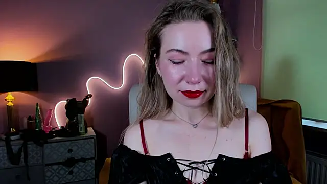 Mia Tasty online show from 10/05/25, 01:35