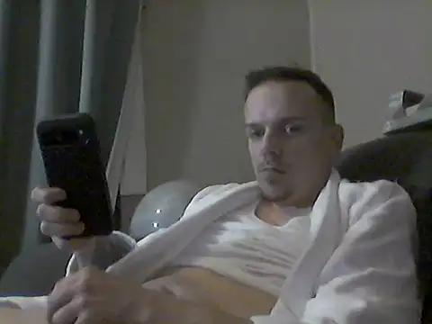 Snapshot of Rollinhard6969 chatting on 02/15/25, 08:00 Rollinhard6969 online show from 02/15/25, 08:00