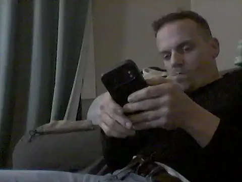 Snapshot of Rollinhard6969 chatting on 02/15/25, 04:58 Rollinhard6969 online show from 02/15/25, 04:58