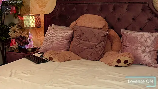 JaneDevine online show from 03/10/25, 01:32