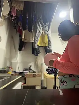 Emiily lee online show from 11/11/25, 09:59