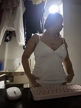 Emiily lee online show from 02/02/26, 09:08