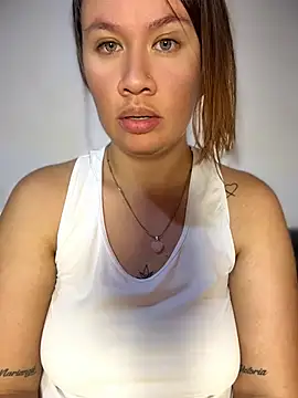 Snapshot of Emiily_lee chatting on 07/14/26, 02:23 Emiily lee online show from 07/14/26, 02:23